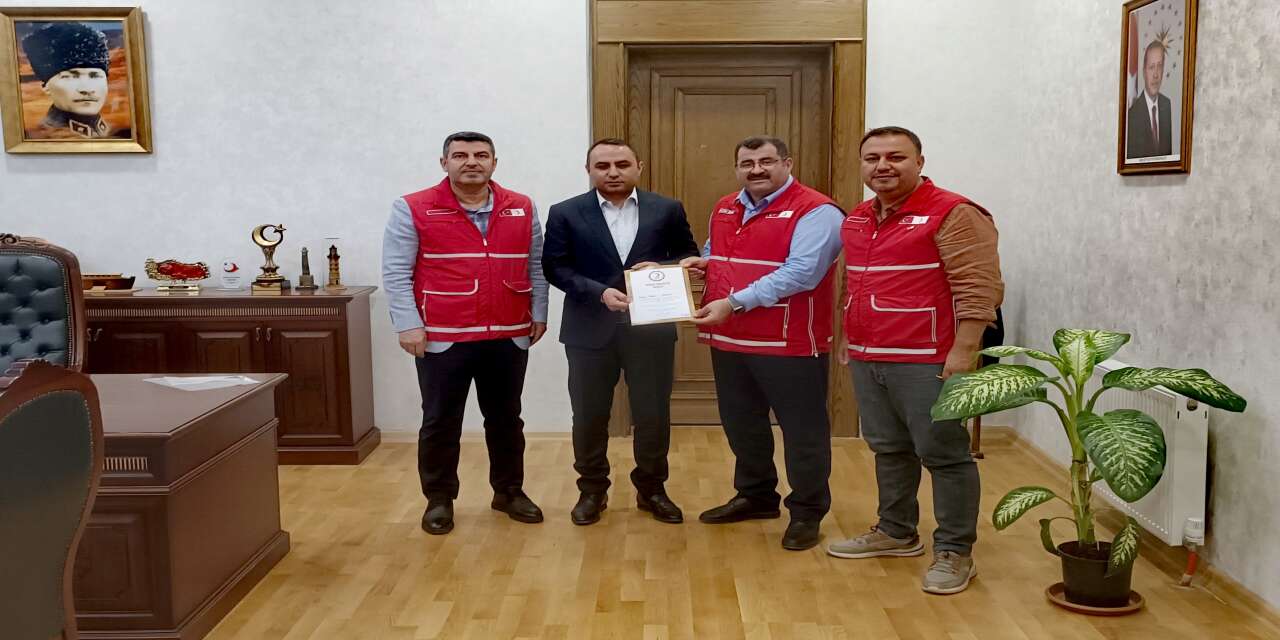 Silopi'de Örnek Olacak Hareket! 14'üncü Kez Kan Veren Kaymakam Partal’a Bronz Madalya