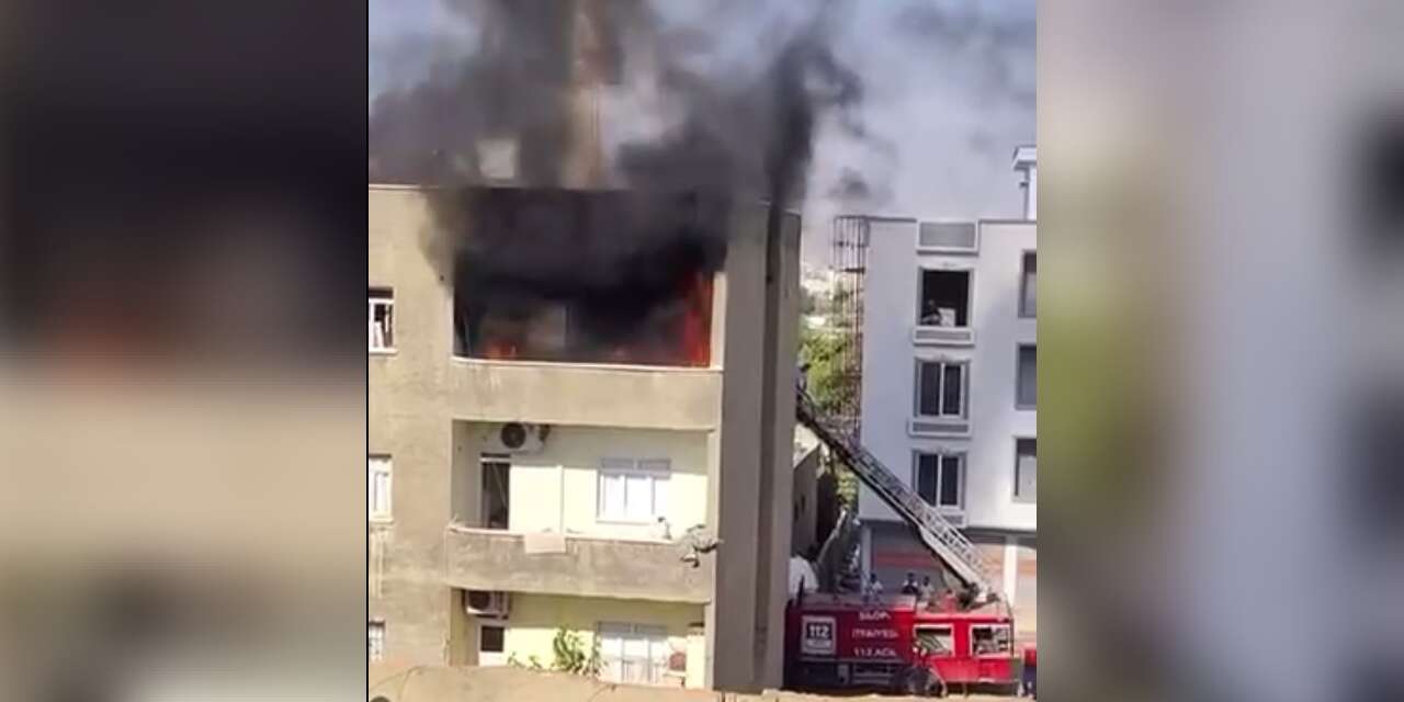 Silopi’de 4 katlı binada yangın paniği