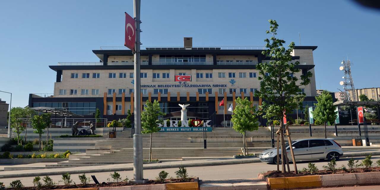 Şırnak Belediyesi’nden Üniversite Öğrencilerine Eğitim Desteği