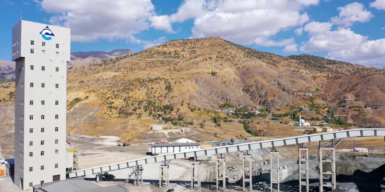 Siirt'te Yerin 669 Metre Altında Dev Bakır Üretimi