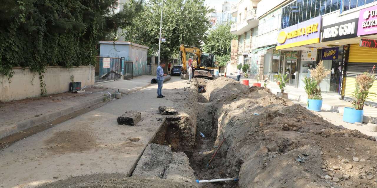 Cizre’de altyapıya neşter: Cumhuriyet Caddesi’nde hatlar yenileniyor
