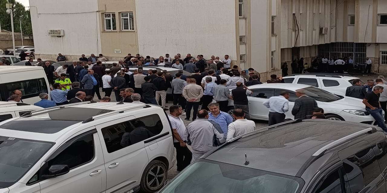 Van’da Yürek Yakan Olay! Atıyla Dereyi Geçmek İsterken Akıntıya Kapılan Genç Çoban Kurtarılamadı