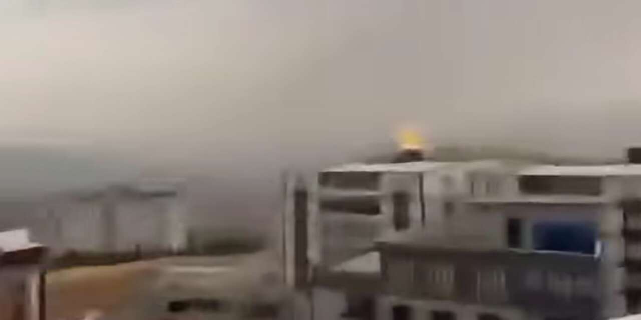 Şırnak’ta Yıldırım Binaya İsabet Etti: O Anlar Kamerada