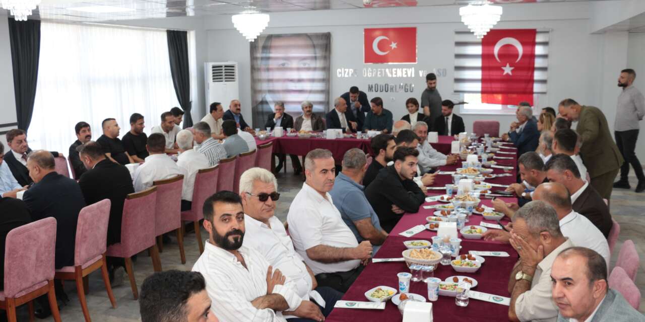 Cizre’de 'Terörsüz Türkiye' buluşması: Milletvekilleri STK ve muhtarlarla bir araya geldi