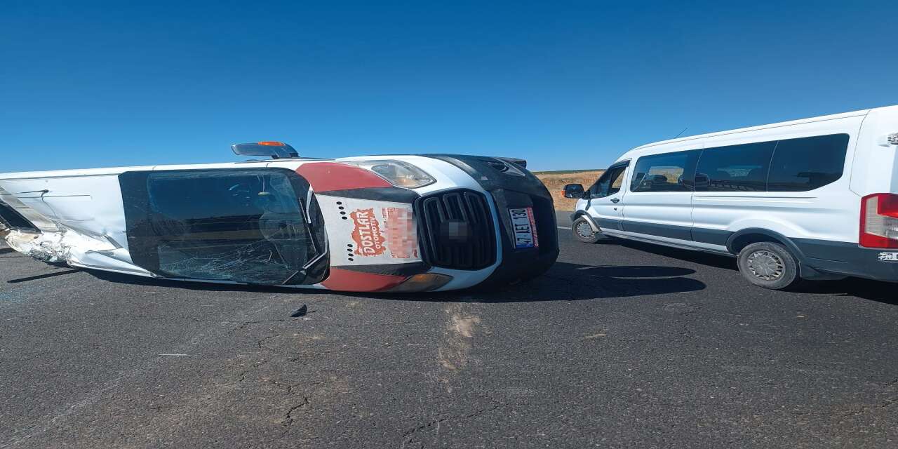 Mardin'de feci kaza: Devrilen serviste 13 öğrenci yaralandı