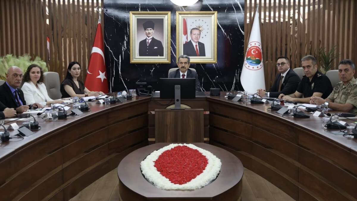 Öğrencilerin Güvenliği İçin Tam Kadro Masadalar! Şırnak Valiliğinde Kritik Zirve