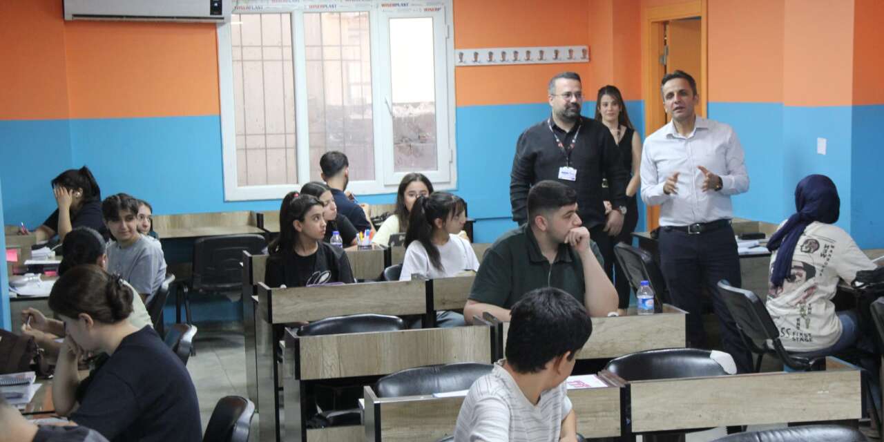 Cizre'de özel öğretim kurslarına denetim ve moral ziyareti