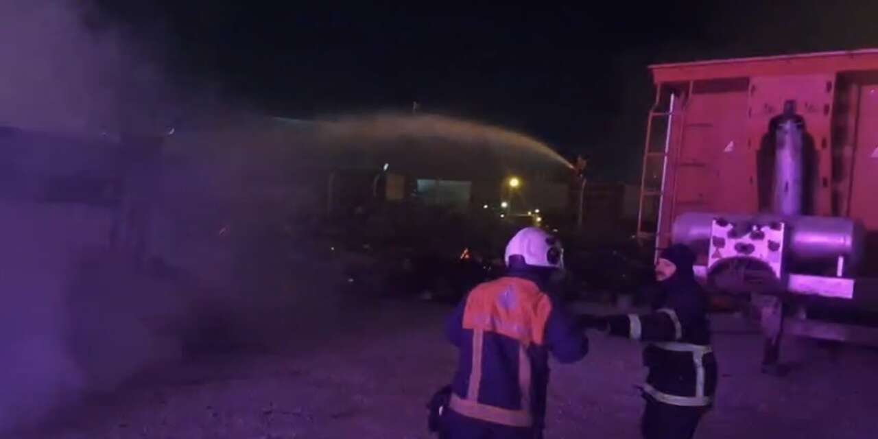 Kızıltepe’de Park Halindeki Kamyonda Alevler Yükseldi