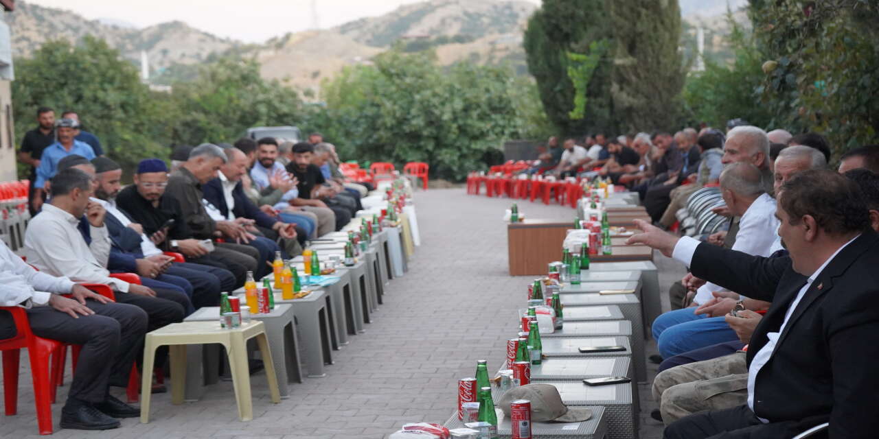 Şenoba’da birlik ve dayanışma sofrası kuruldu: Başkan Babat, Kaymakam Kaya ve vatandaşları buluşturdu