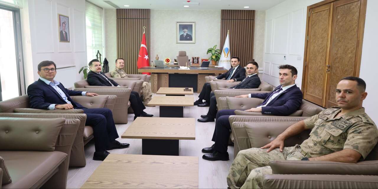 Şırnak’ta Dikkat Çeken Buluşma: Tümgeneral Tombul’dan Kaymakam Kaya’ya Ziyaret