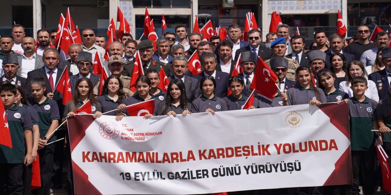 Şırnak’ta Gaziler Günü Coşkusu: "Kahramanlarla Kardeşlik Yolunda" Yürüyüşü