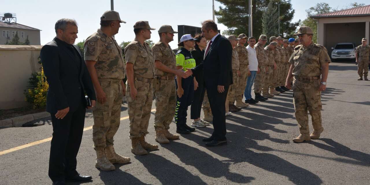 Şırnak İl Emniyet Müdürü Volkan Sazak’tan İl Jandarma Komutanlığı’na Veda Ziyareti