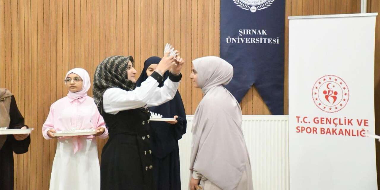 Hafızlık Eğitimini Tamamlayan Öğrenciler İçin Şırnak'ta Anlamlı Tören!