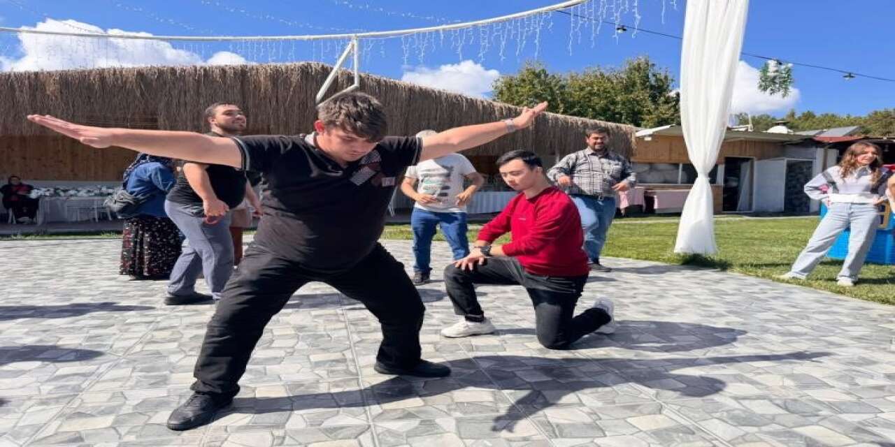 Bilecik’te özel ihtiyaçlı bireyler ve aileleri kahvaltıda buluştu