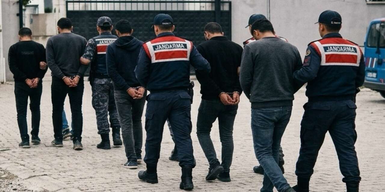 Şırnak’ta JASAT’tan Aranan Şahıslara Operasyon: 50 Kişi Yakalandı