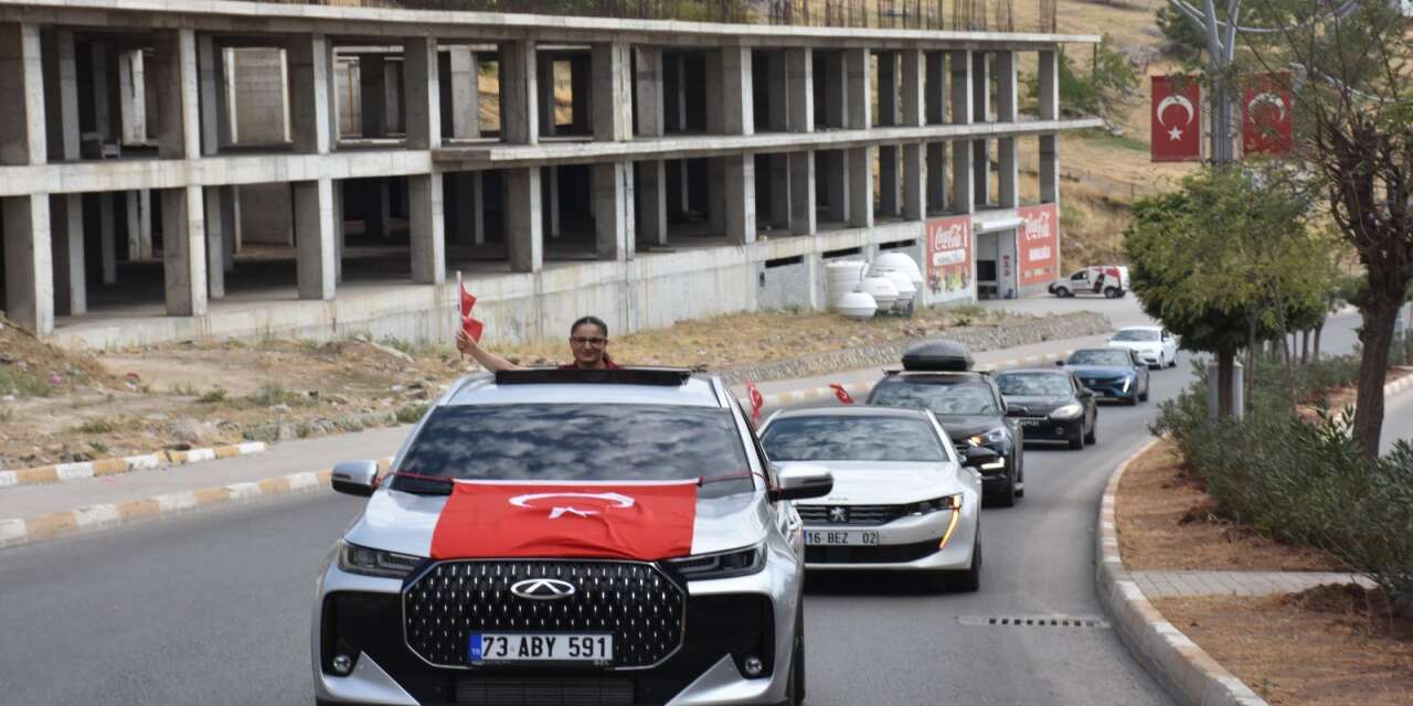 Şırnaklı Milli Boksör Nurselen Yalgettekin’e Coşkulu Karşılama