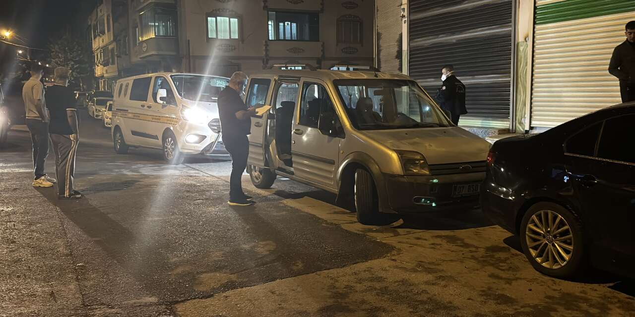 18 yaşındaki genç Bıçaklı kavgada öldürüldü