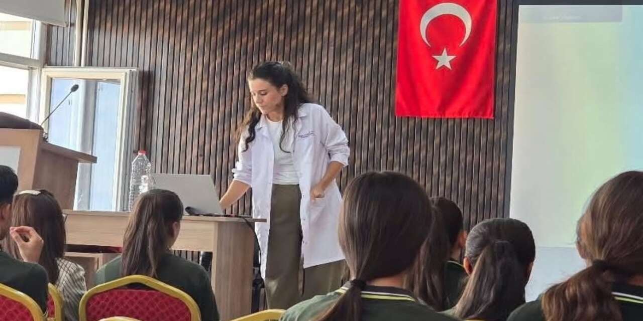 Şırnak'ta 12. Sınıf Öğrencilerine MSÜ Tanıtımı Yapıldı