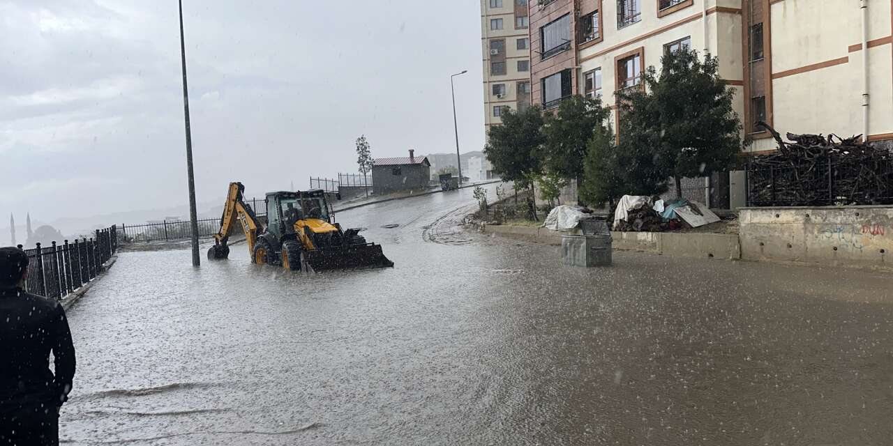 Şırnak’ta Yağmur Sonrası Evleri Su Bastı