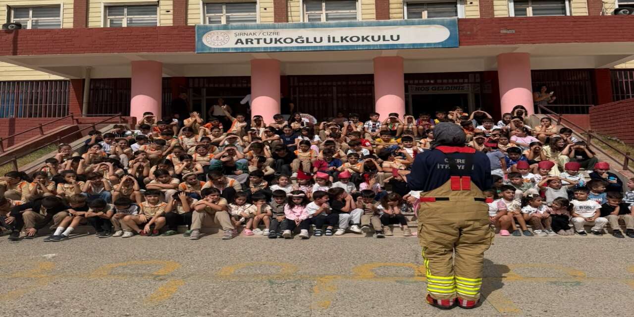 Cizre’de İtfaiye Haftası’nda Miniklere Uygulamalı Eğitim