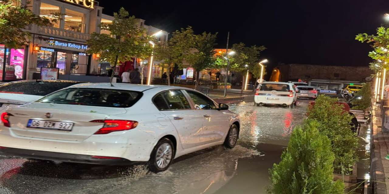 Mardin’de sağanak ve dolu etkili oldu