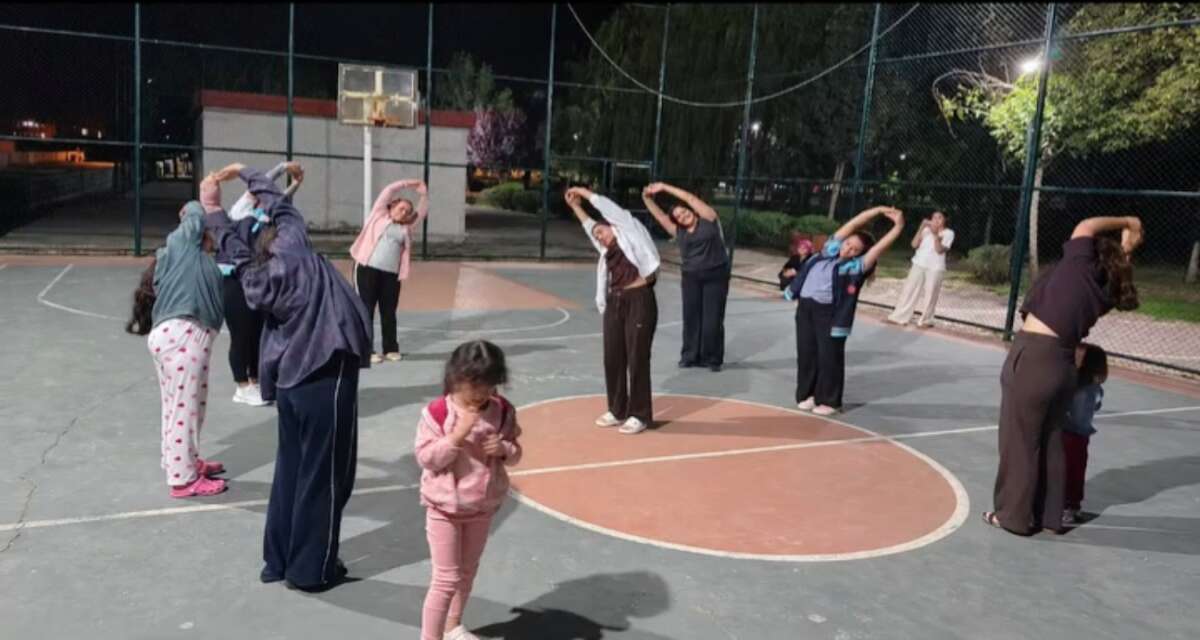 Şırnak'ta Sağlıklı Yaşam Etkinliği: Vatandaşlar Hem Bilgilendi Hem Spor Yaptı
