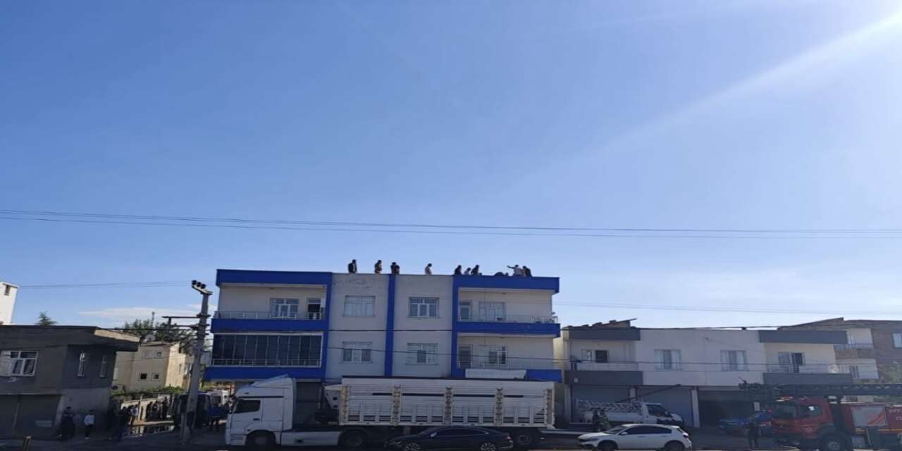 Diyarbakır’da Yüksek Gerilim Faciaya Yol Açtı
