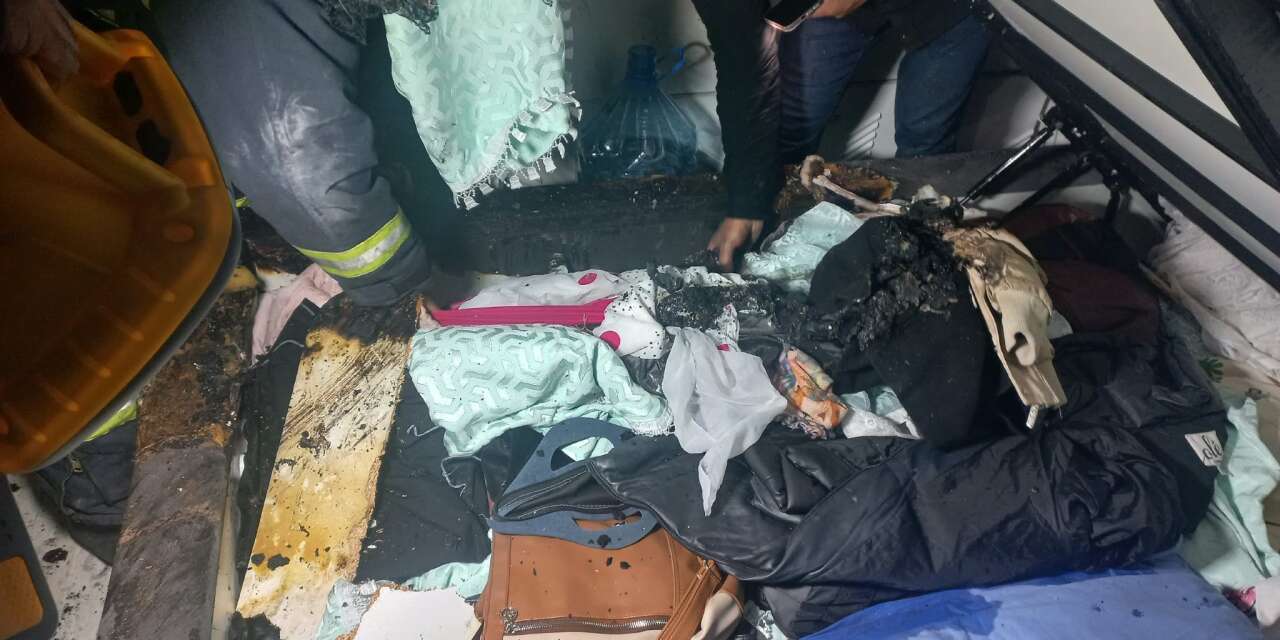 Van’da ev yangını paniğe neden oldu: Ekipler yarım saatte söndürdü