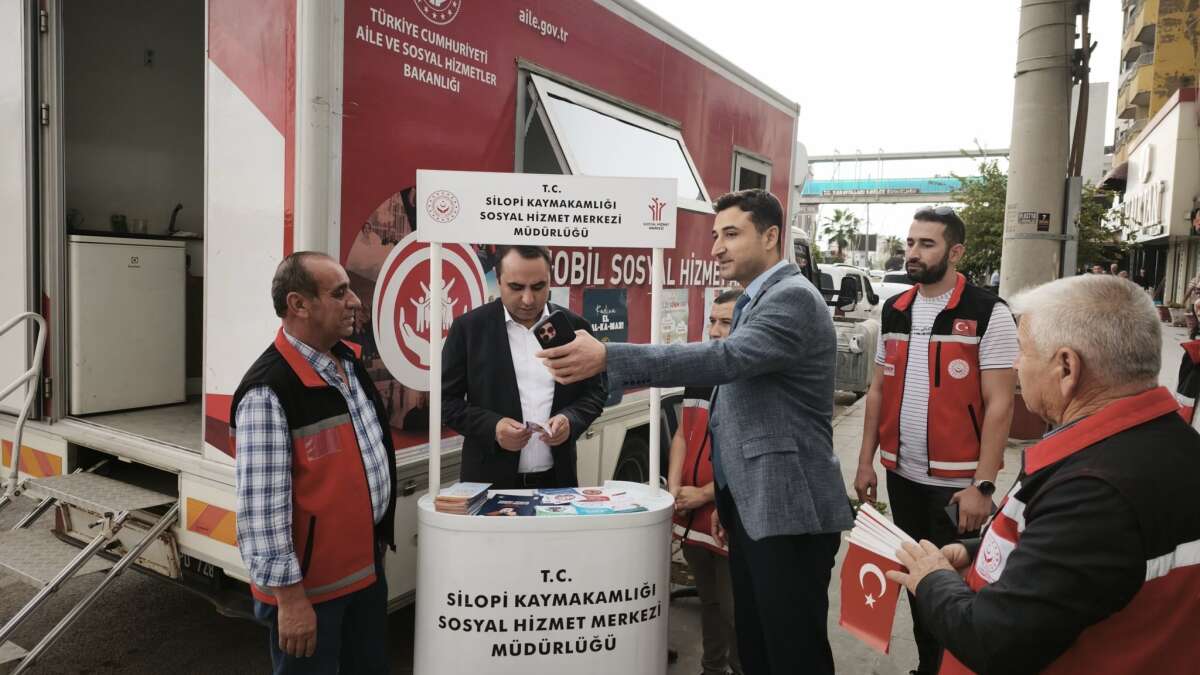 Yerinde Sosyal Hizmet Programı Silopi'de: Mobil Araç İlçe Halkıyla Buluştu
