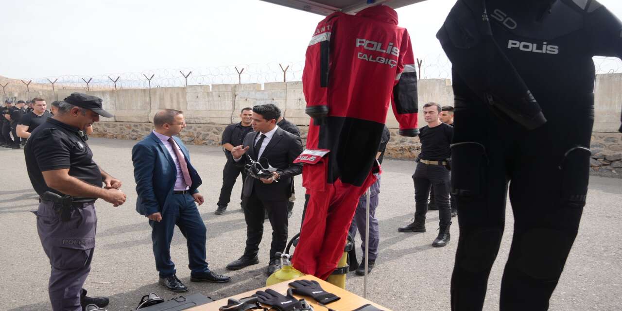 Cizre Kaymakamı Ahmet Vezir Baycar’dan Su Altı Arama Kurtarma Timine Ziyaret
