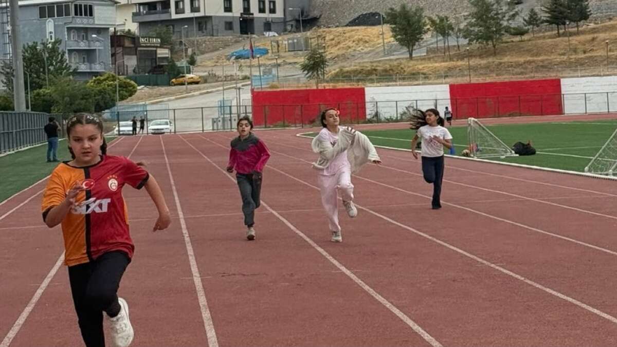 Şırnak'ta Amatör Spor Haftası'nda Atletizm Heyecanı