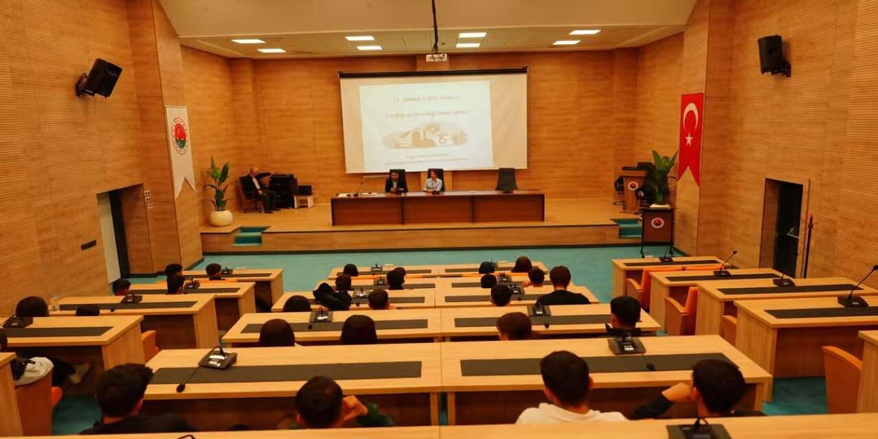 Genç Stajyerlere İş Güvenliği Eğitimi: “Güvenli Çalışma Bilinçle Başlar”