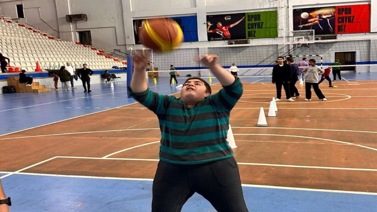 Şırnak'ta Özel Bireylerle Spor Etkinliği: "Engelleri Sporla Aşıyoruz"