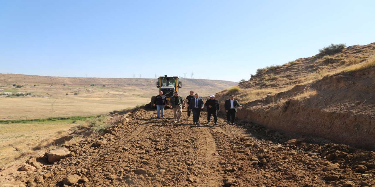 Cizre’de ulaşım altyapısı güçleniyor: Yukarıçeşme-Yeşilyurt yolunda asfalt çalışması