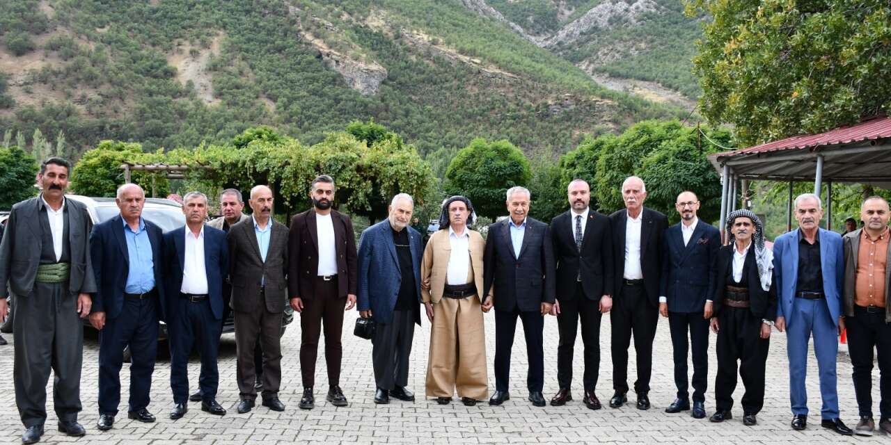 Bülent Arınç Çocukluğunun Geçtiği Beytüşşebap'ta Süreci Değerlendirdi