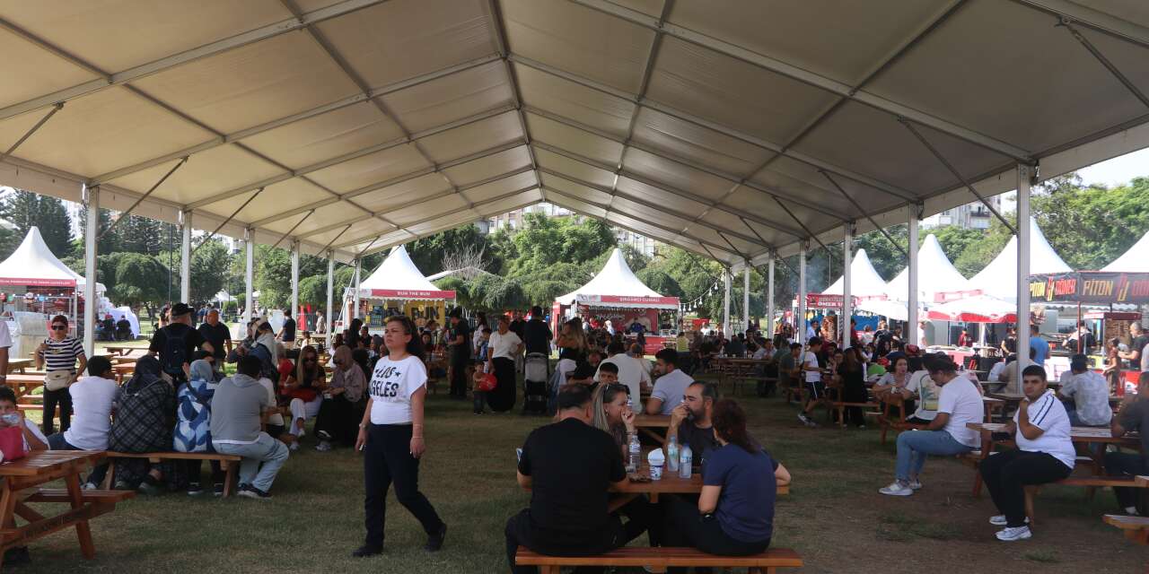 Adana'da Lezzet Festivali'ne Akın