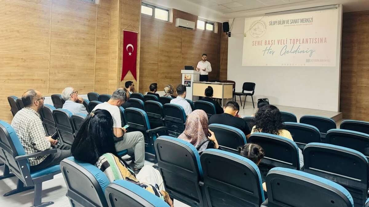 Silopi Bilim ve Sanat Merkezi'nde Veli Toplantısı Gerçekleştirildi