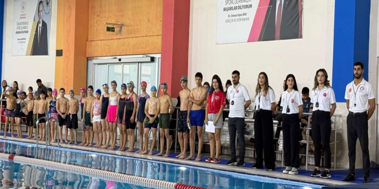Şırnak’ta Yüzme Heyecanı: Sporcular Kıyasıya Mücadele Etti