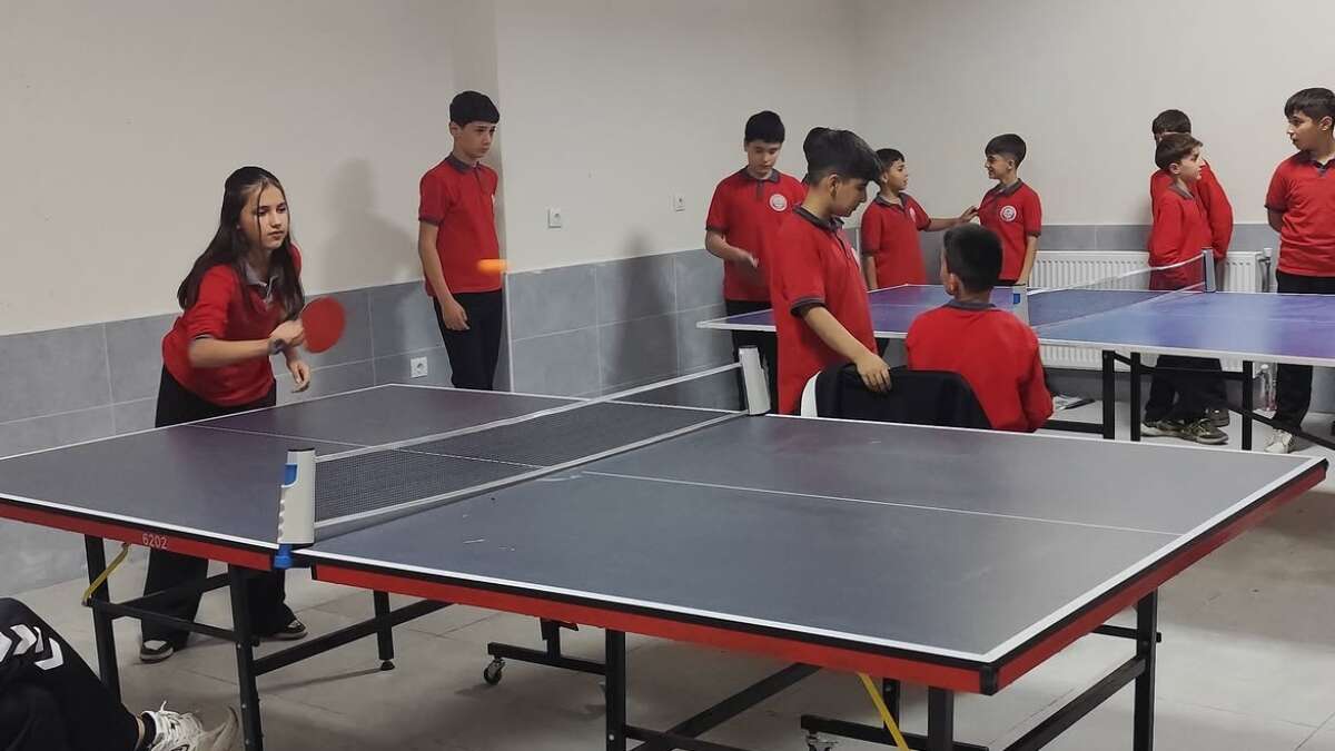Uludere'de Amatör Spor Haftası'nda Masa Tenisi Heyecanı