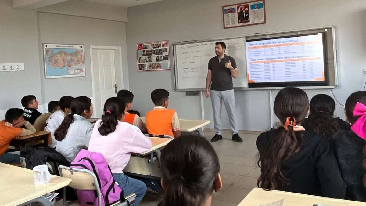 Şırnak'ta Öğrencilere Sağlıklı İletişim ve Haklarını Bilme Eğitimi