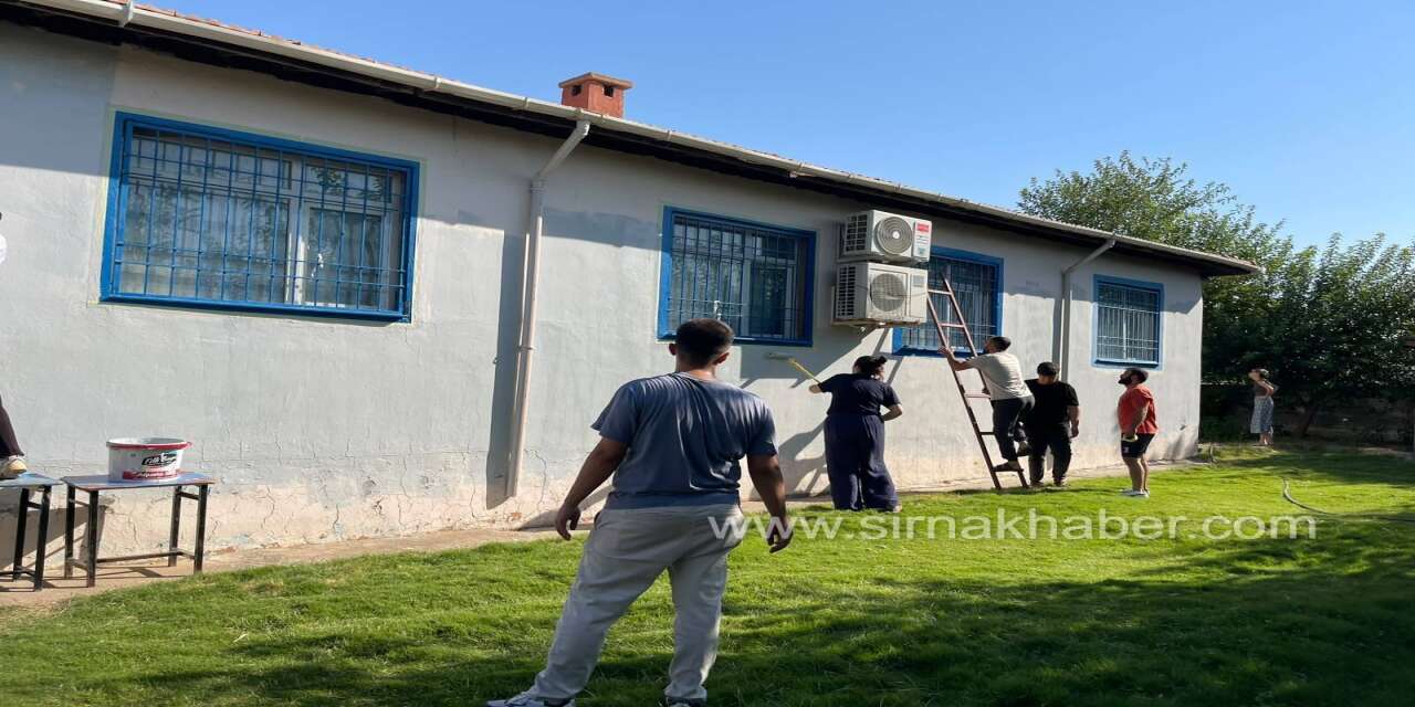 Şırnak'ta Eğitimcilerden Dayanışma Örneği