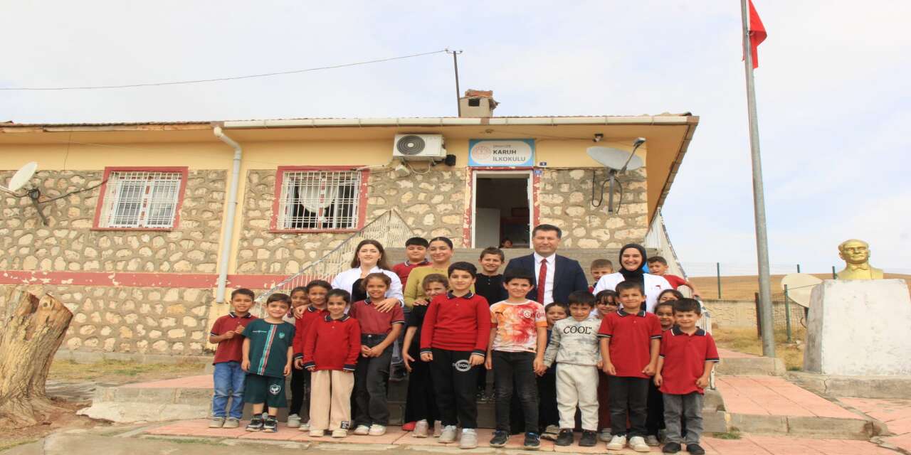 Cizre'de Sınırın Sıfır Noktasındaki Okula Anlamlı Ziyaret