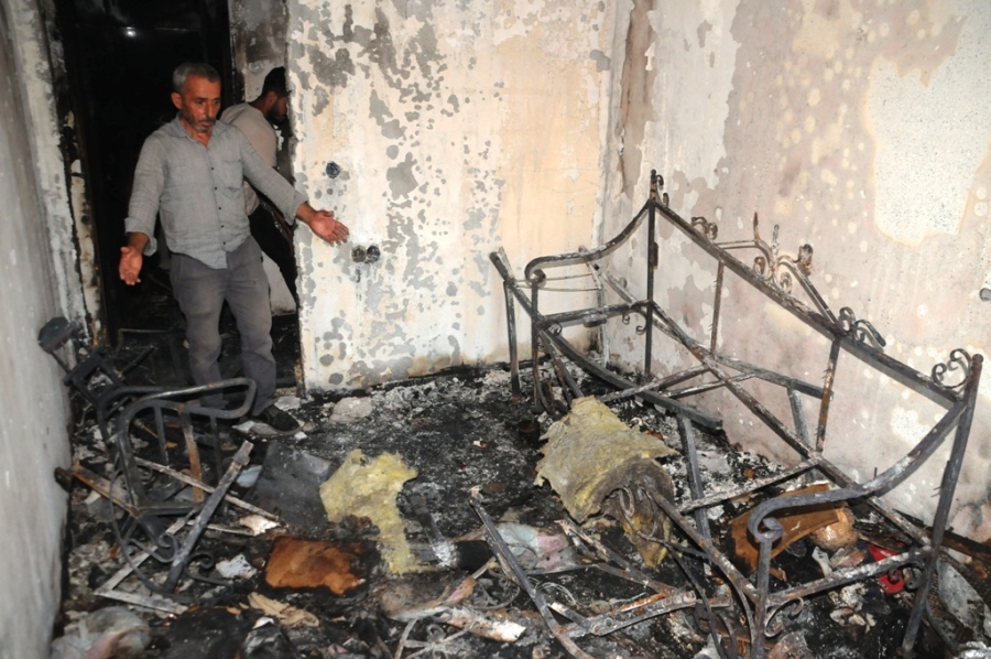 EVLERİ YANAN MAĞDUR AİLE YETKİLİLERDEN VE HAYIRSEVERLERDEN DESTEK BEKLİYOR