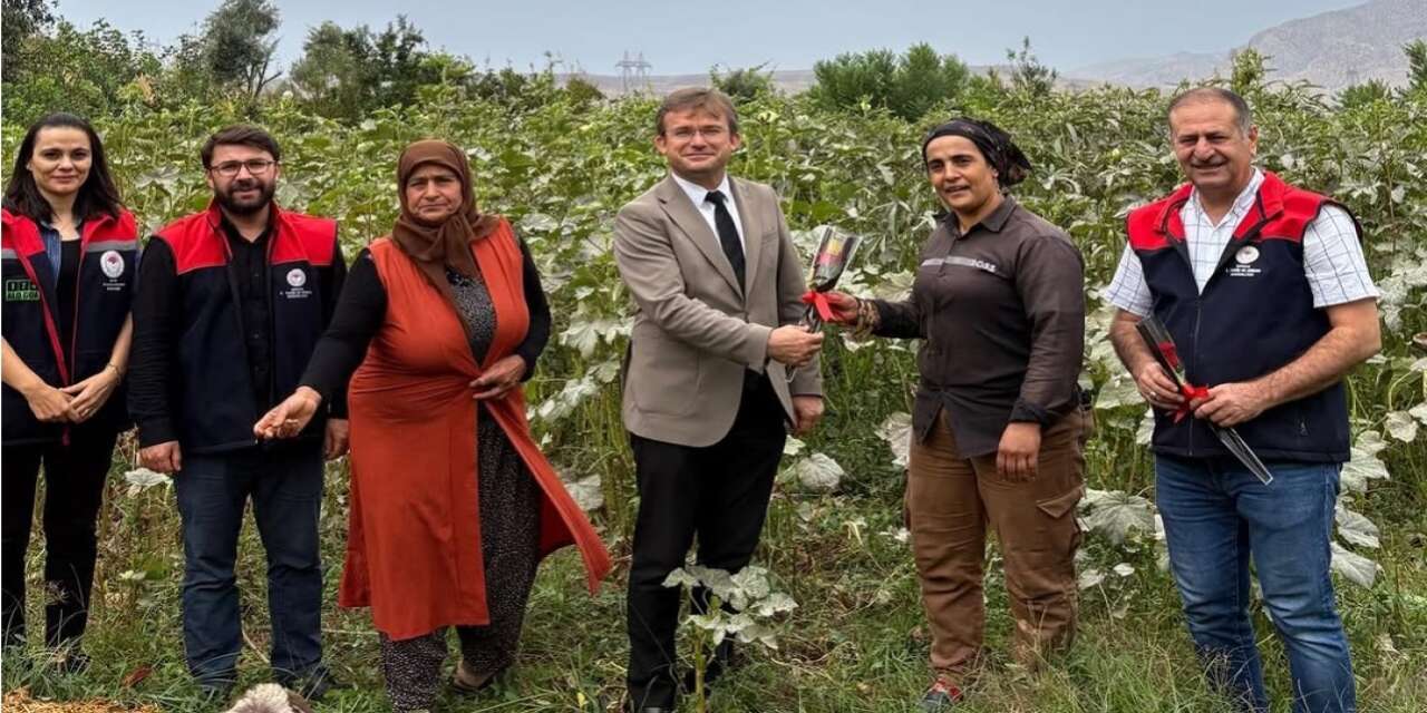 Cizre’de Kadın Çiftçilerin Emeğine Dikkat Çekildi