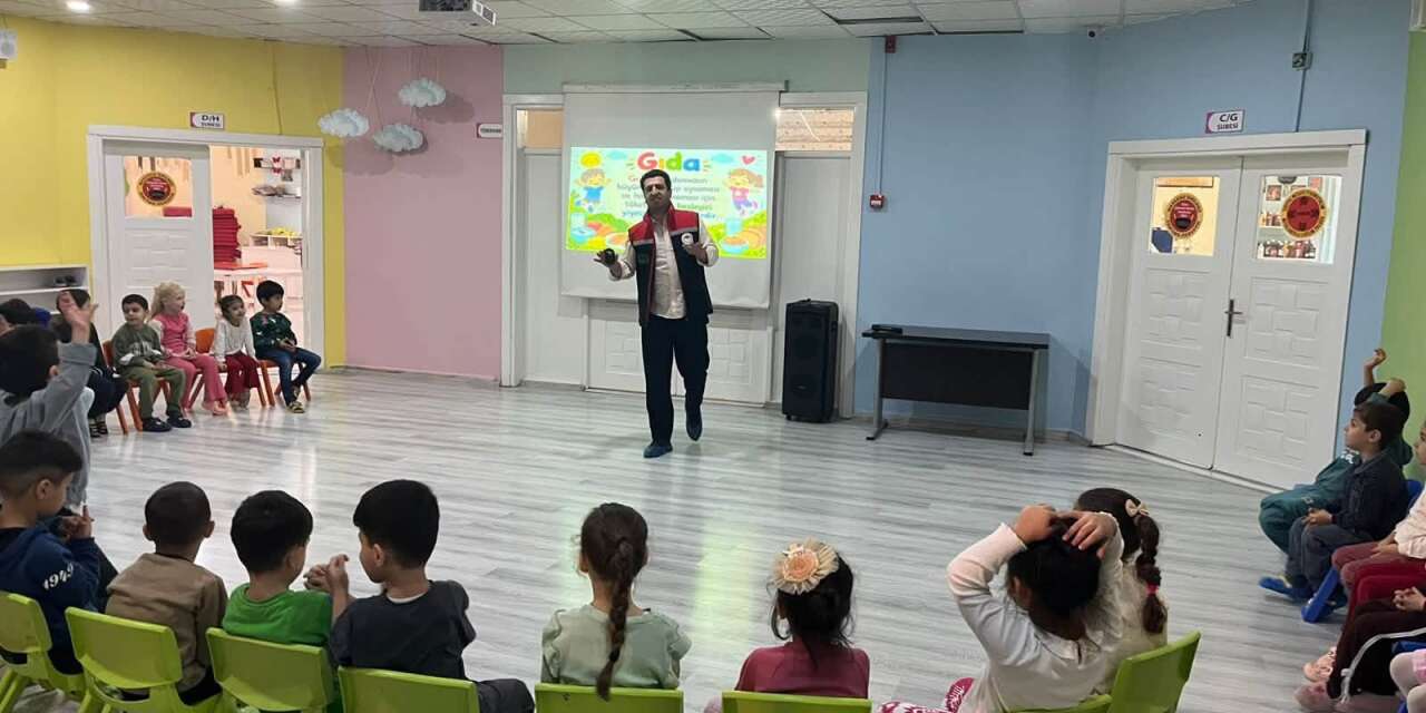Cizre’de Minik Eller İsrafı Önlemek İçin Bilinçleniyor