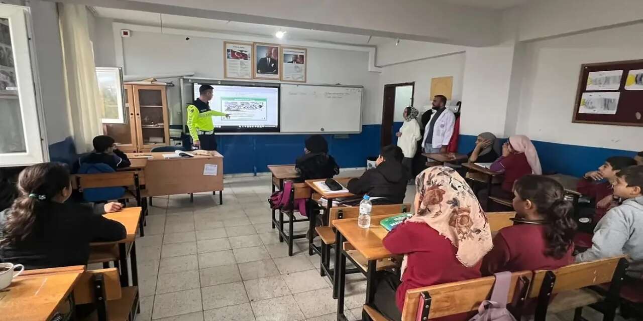 Şırnak'ta Jandarma Ekiplerinden Trafik Bilinci Semineri!