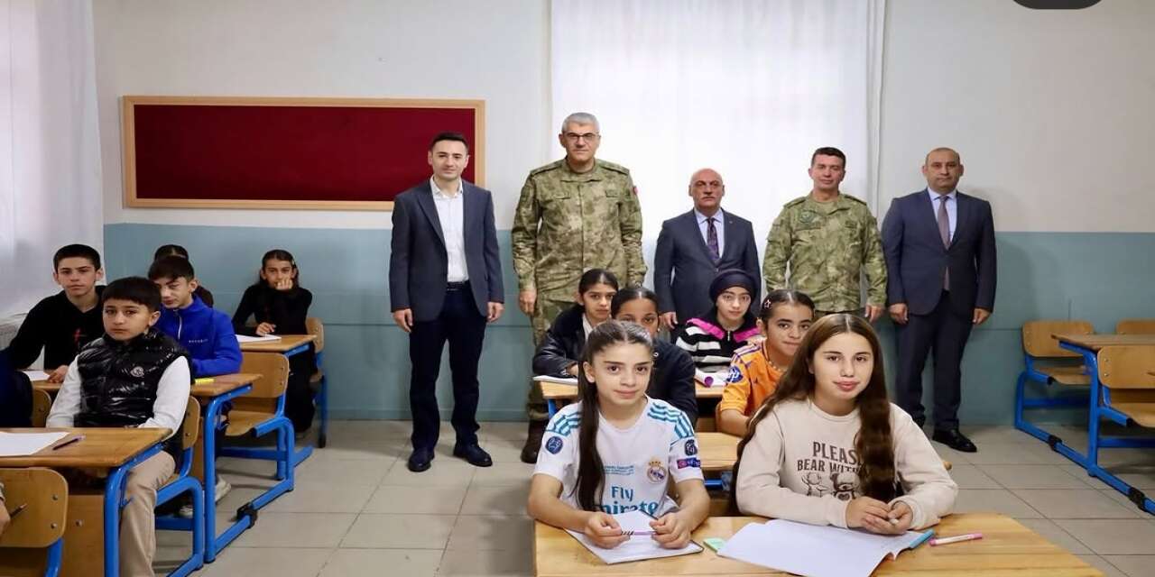 Şırnak’ta Protokolden Sınavlara Hazırlanan Öğrencilere Moral Ziyareti