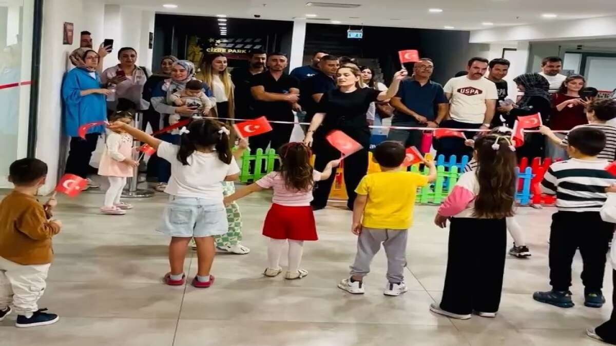 Cizre'de Minikler Cumhuriyet Coşkusunu Renklerle Buluşturdu: Renkli Atölye Çalışması!