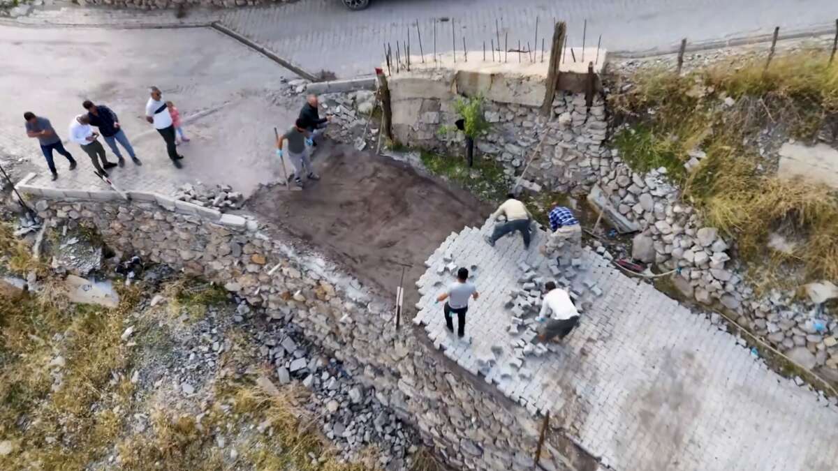 Şırnak’ın Ortabağ Köyü’nde 2 Bin 500 Metrelik Yol Çalışması