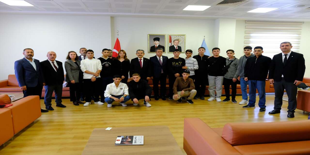 Şırnaklı Öğrenciler Mesleki Eğitim İçin Eskişehir’e Uğurlandı